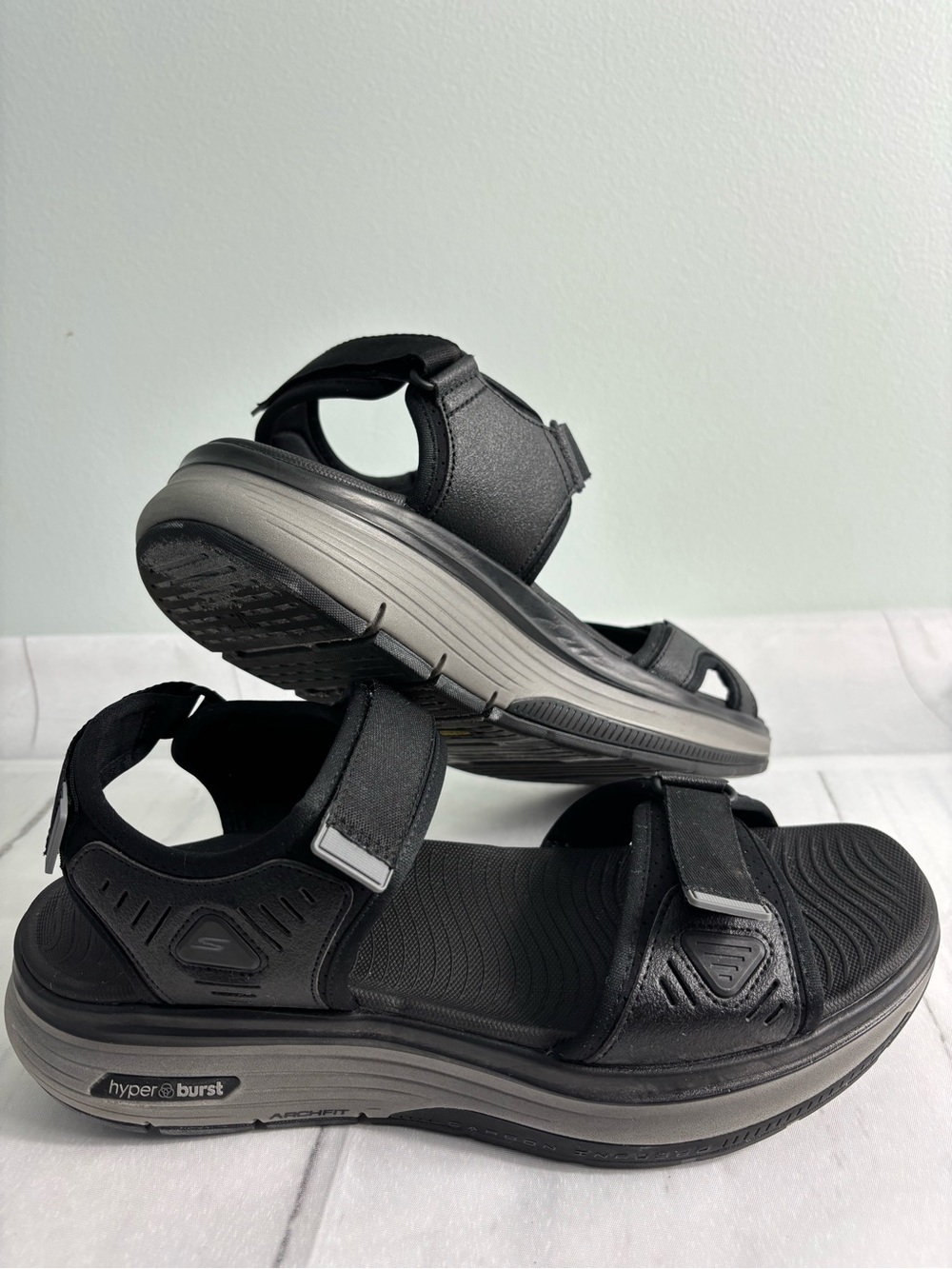 Skechers Men's Go Walk Workout Walker Hook & Loop Strap Sandals Sz 12